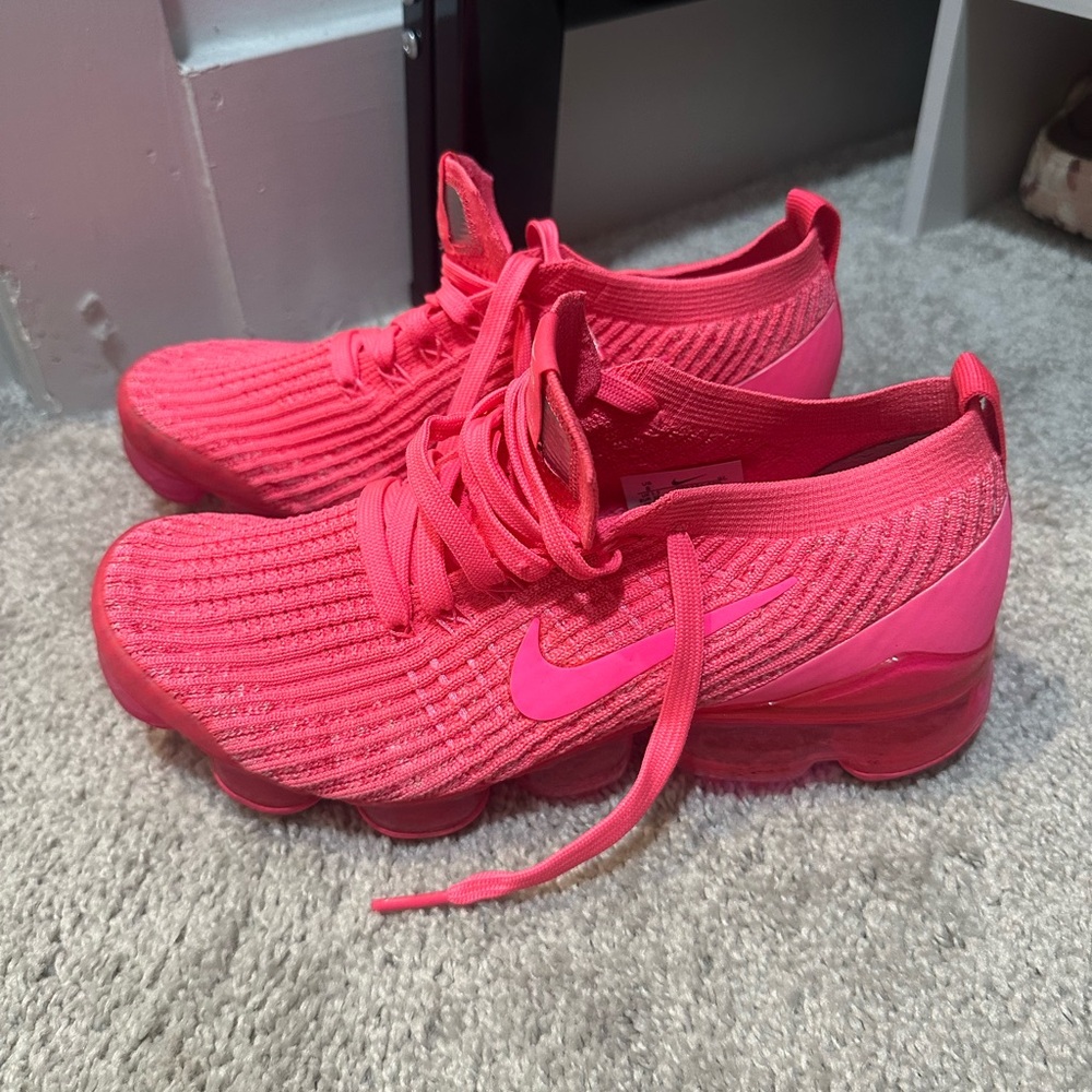 Pink Nike Vapormax Flyknit 3